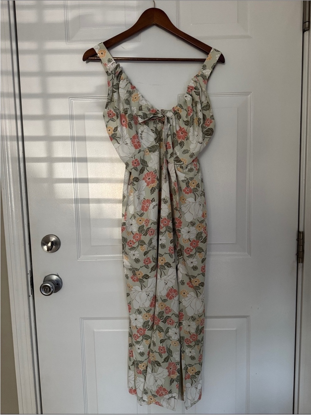 Abercrombie & Fitch Cream Floral Tie-Front Midi Dress with Pink and Green Blooms - Picture 6 of 7